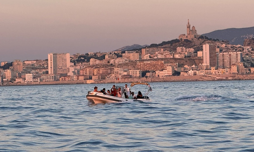 Image 1: Excursion au cœur du Vieux-Port avec Bateau Marseille Calanques