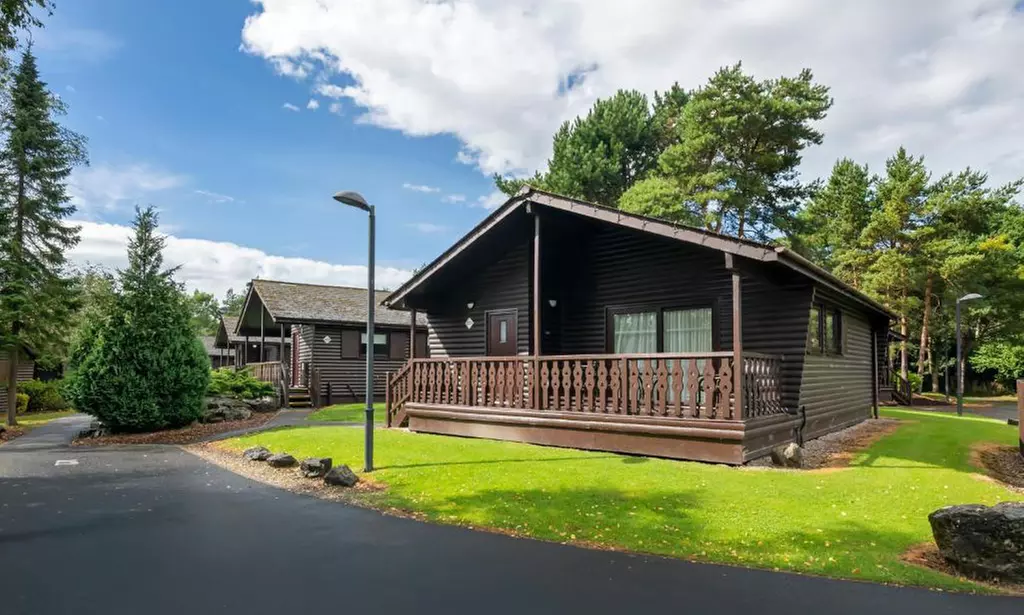 Relaxing Lakeside Lodges in Lancashire: Stay for up to 6 by the Lake