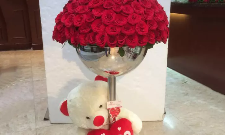 50 to 200 Roses and Card