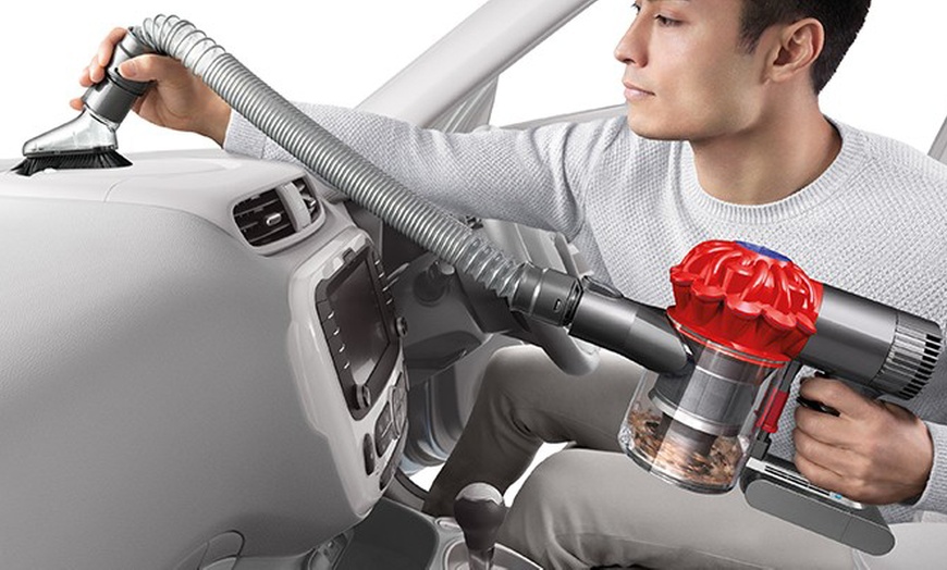 Image 5: Dyson V6 Car+Boat Vacuum Cleaner