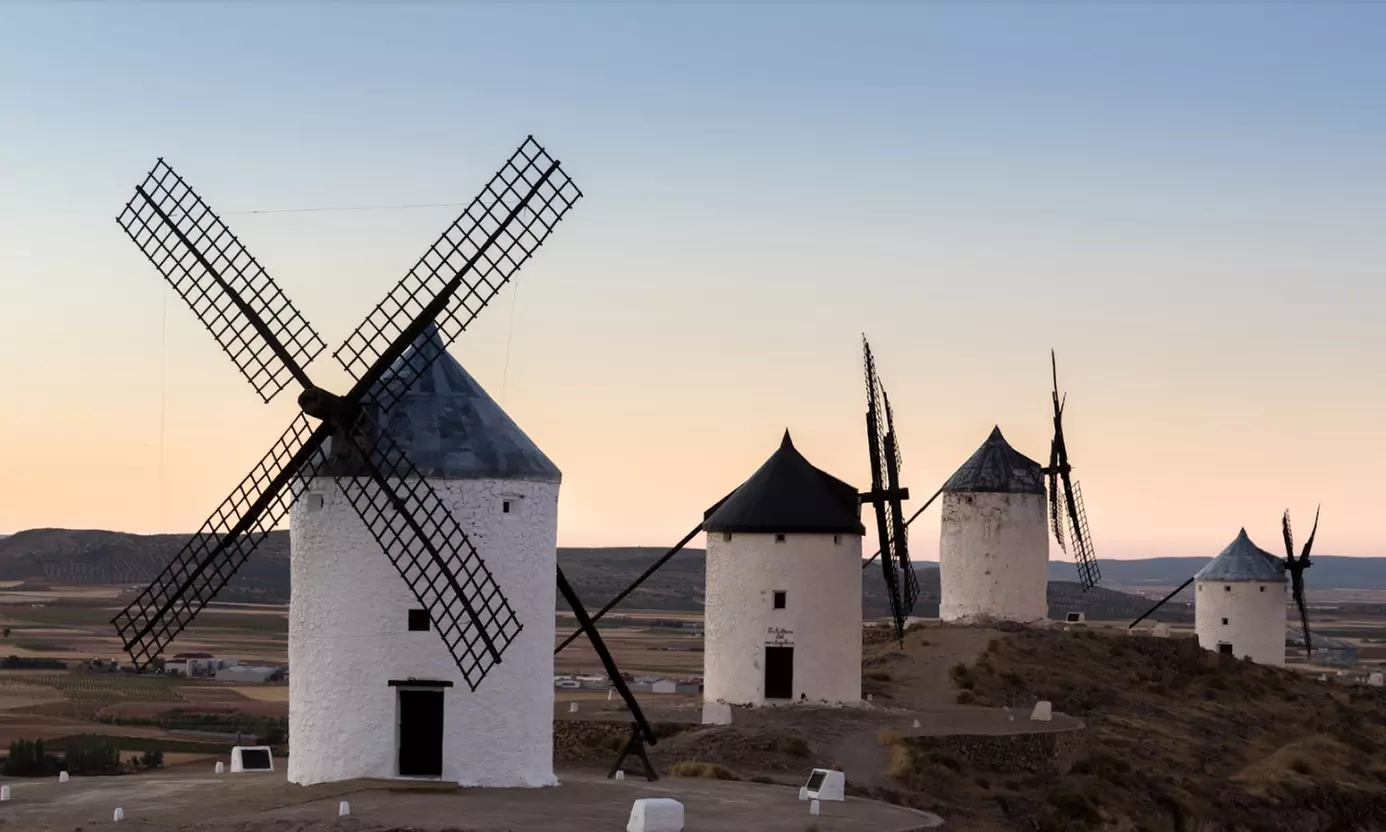 Toledo: 1 o 2 noches con visita a molinos de viento en descapotable