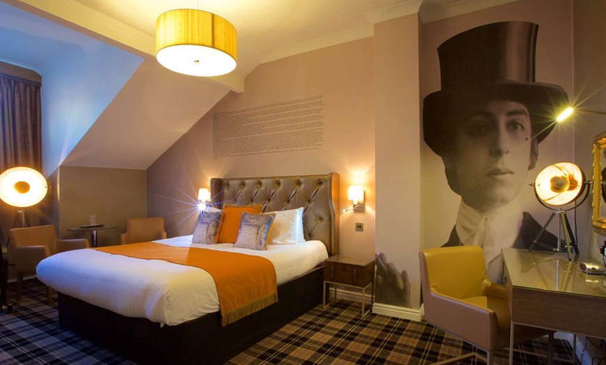 Image 2: Chester: 4* Double or Twin Room Stay with Breakfast