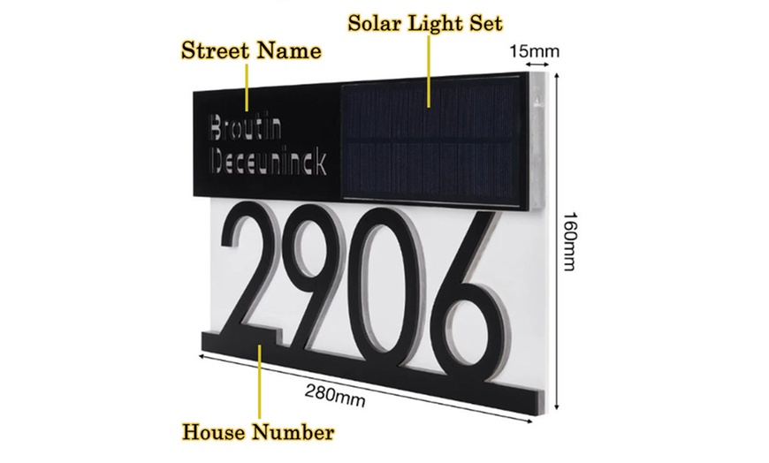 Image 8: Personalisierbares Haustürschild mit Solarlicht, Text und Nummer