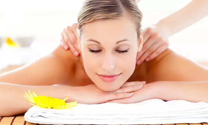 Wybrany masaż, zabieg na twarz lub pakiet romantyczny w salonie Złoty Słoń Koszalin (do -26%) - Primary Image