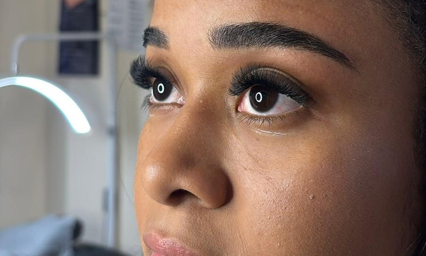 Image 6: Extensión de pestañas pelo a pelo o efecto 3D/4D/5D