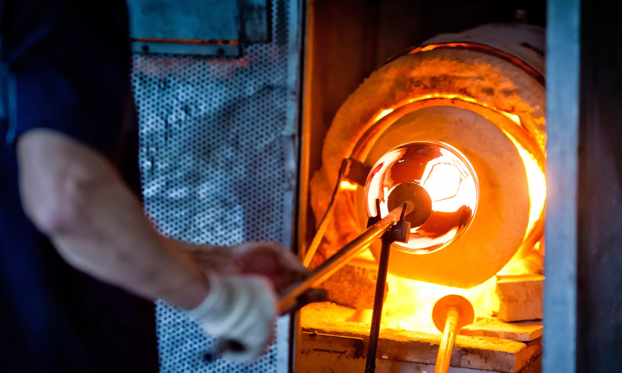 Blow Your Own Glass Cup with a Glass Artist - Primary Image