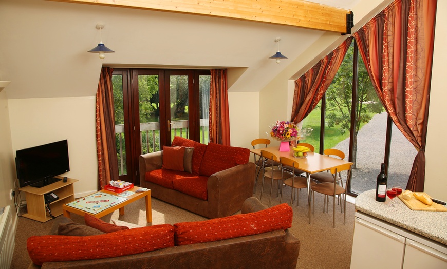 Image 3: Forest of Dean Self-Catering Stay with Leisure Access
