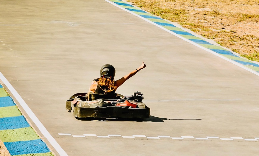 Image 2: Tandas libres o Gran Premio en Karting Calafat