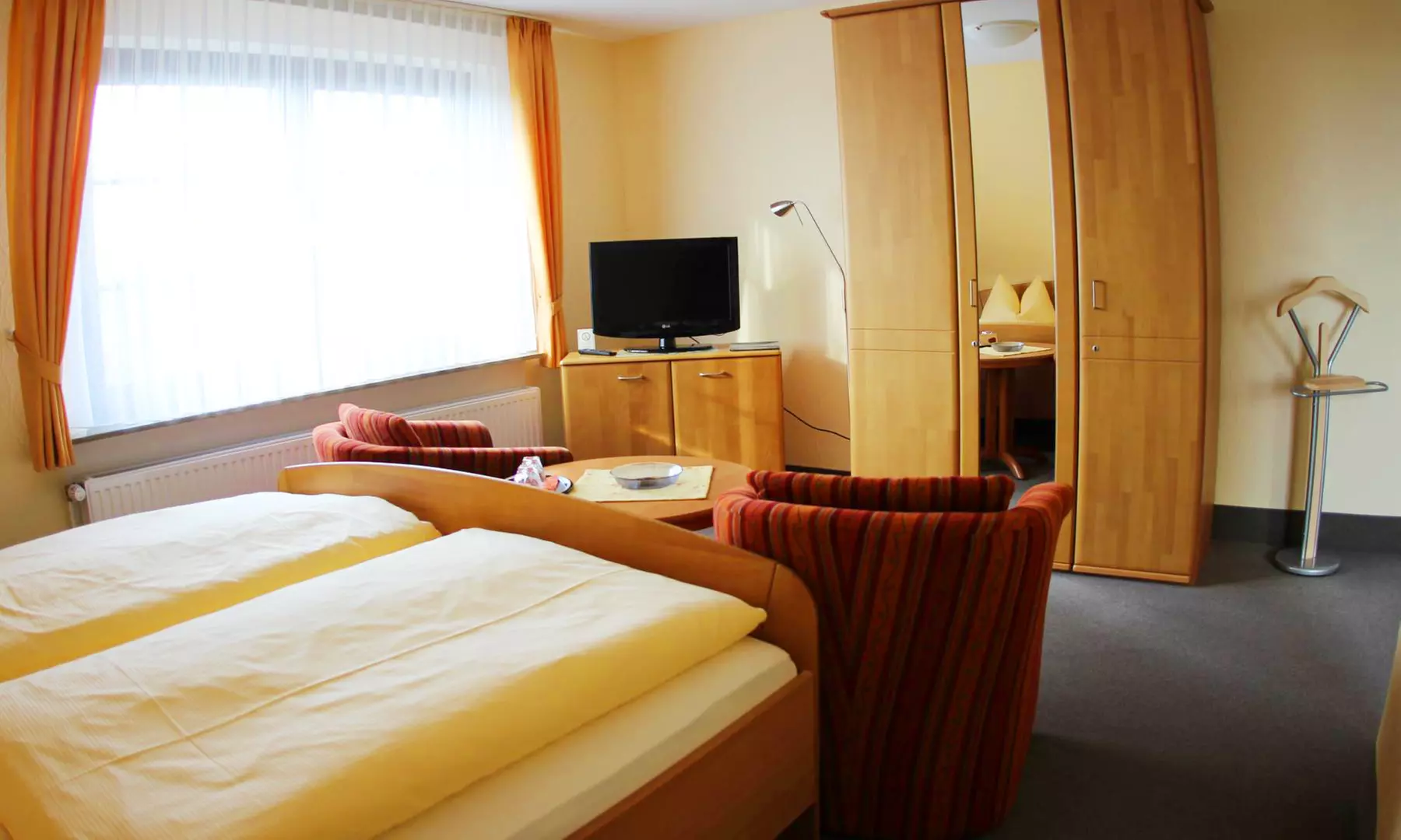 Nordsee: 4 oder 7 Tage für 2 oder 4 mit Frühstück im DZ oder Ferienhaus inkl.Endreinigung im Deichhotel Grube ab 129 € - Second Medium