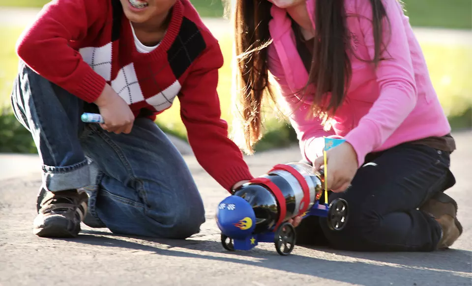 $19 for a Be Amazing Soda Geyser Car Science Kit ($25 List Price). Free Shipping and Free Returns. - Second Medium