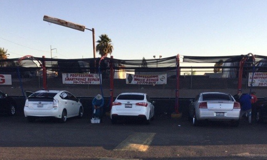 Image 2: Express Full Service or Unlimited Diamond Car Wash Options