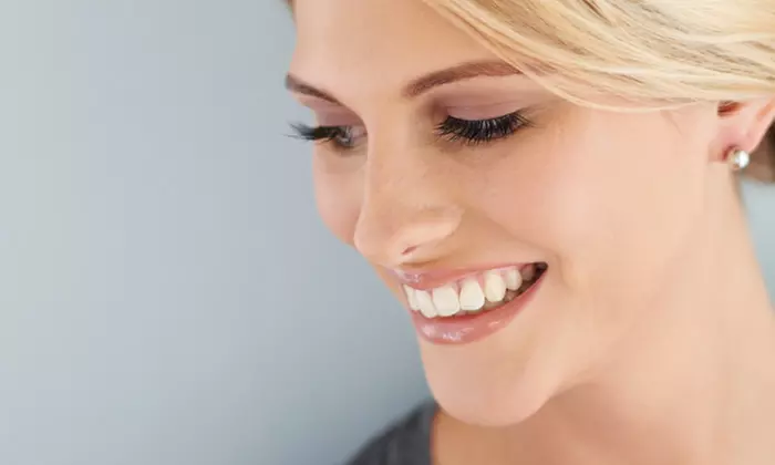 Limpieza bucal con revisión por 12,90 €, con blanqueamiento led por 49,90 € y con lápiz blanqueador por 69,90 € - Primary Image