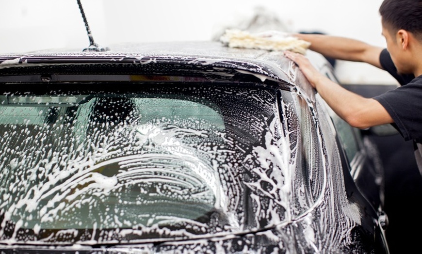 Image 2: Lavage auto intérieur et extérieur avec A&B Nettoyage auto