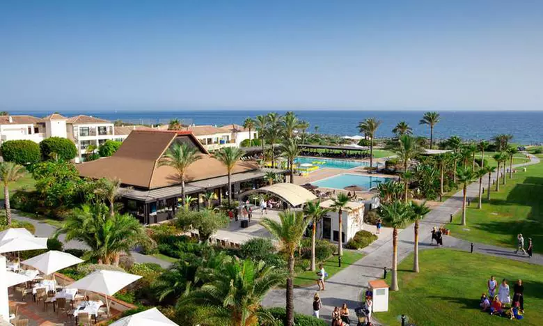 ¡Relájate y disfruta! ¡Día de spa para 2 con masaje y cava!