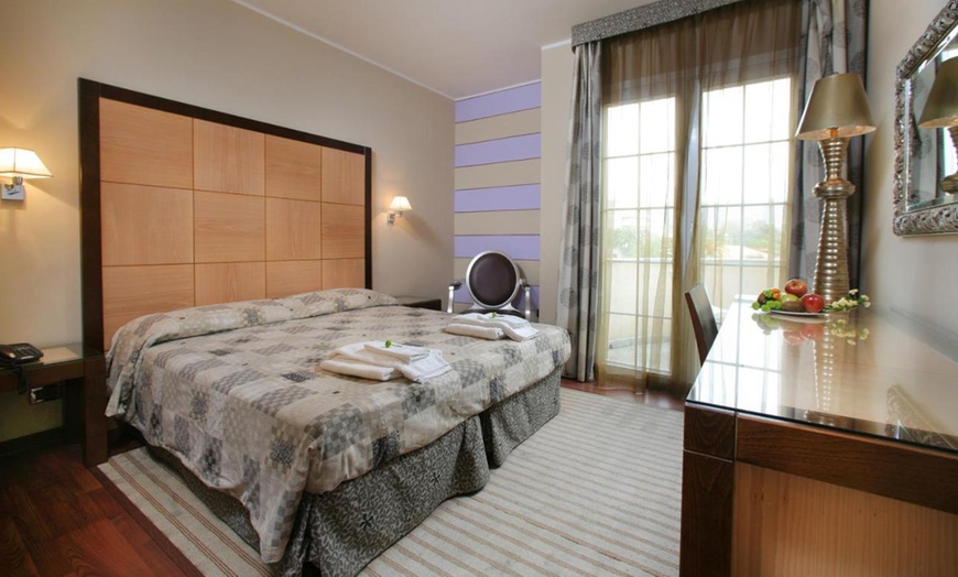 Image 6: Reggio Calabria 4*: Double or Family Room with Half Board  