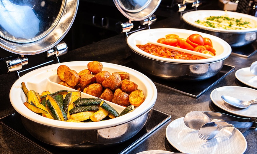 Image 5: Buffet Breakfast with Drinks