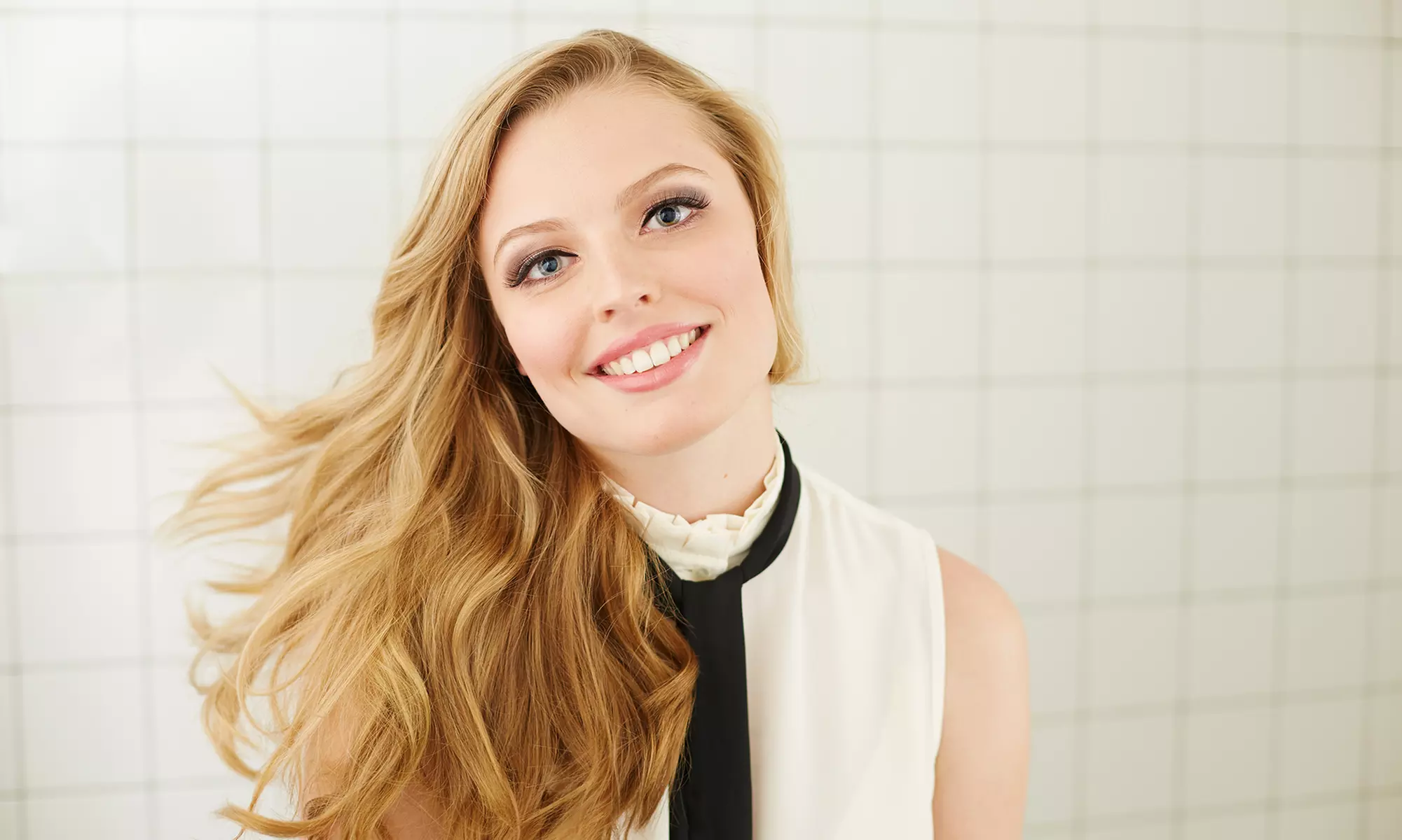 Dermapen de vitaminas con peeling facial y mascarilla fotónica de luz led roja desde 39 € en Ok Estética y Salud - Primary Image