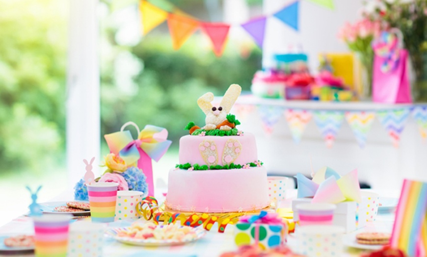 Image 1: Transform Your Cupcake Decorating Skills
