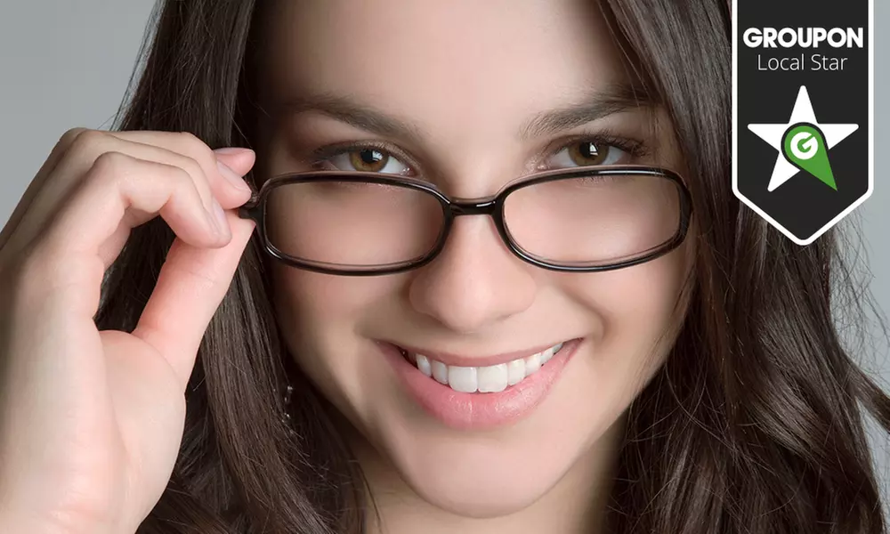 ¡Llévalas con estilo! Gafas graduadas de primeras marcas en 9 centros Solvisión de Madrid o Málaga al 71% - Primary Image