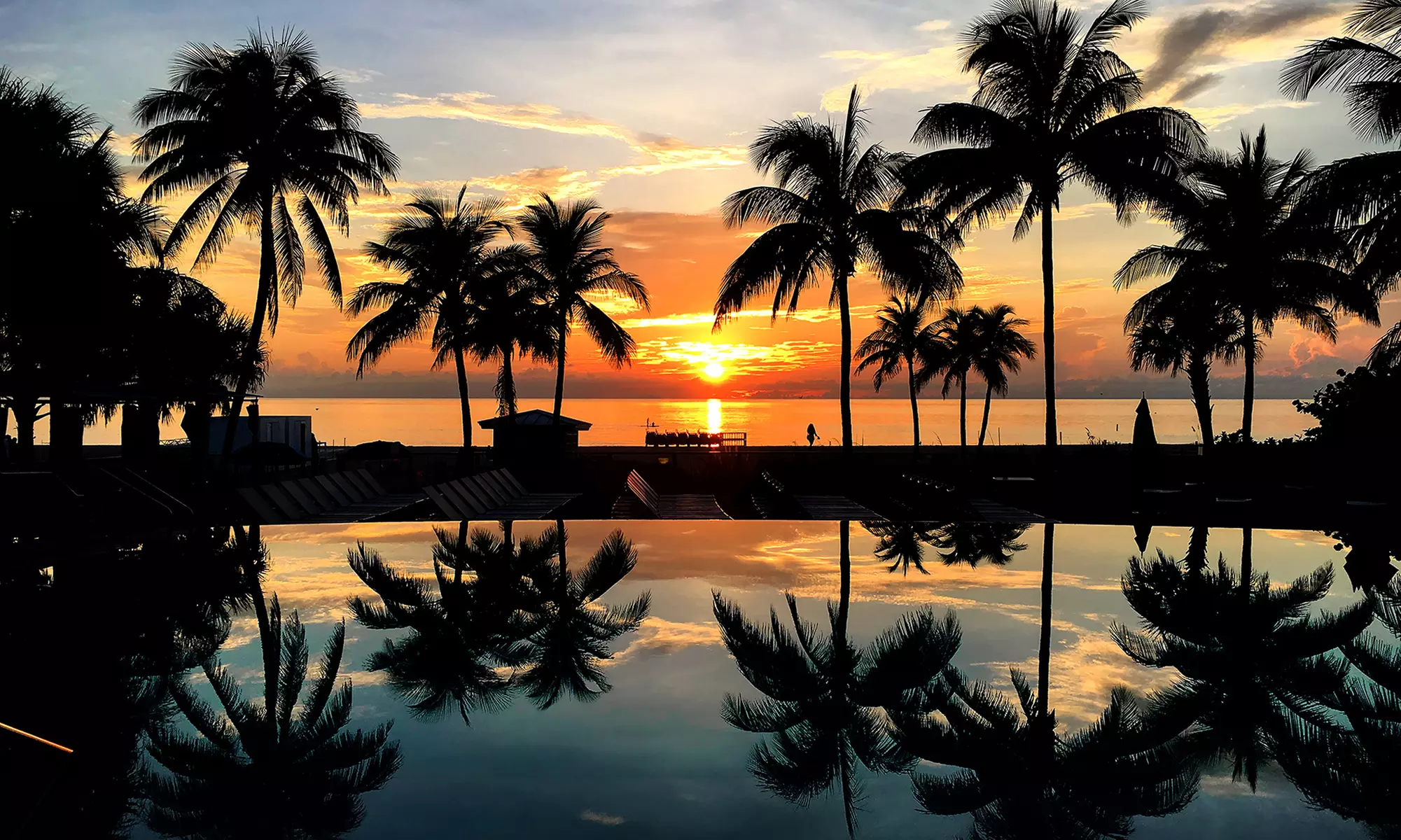 Stay at B Ocean Resort in Fort Lauderdale, FL. Experience luxury, relaxation, and stunning views. Book now!