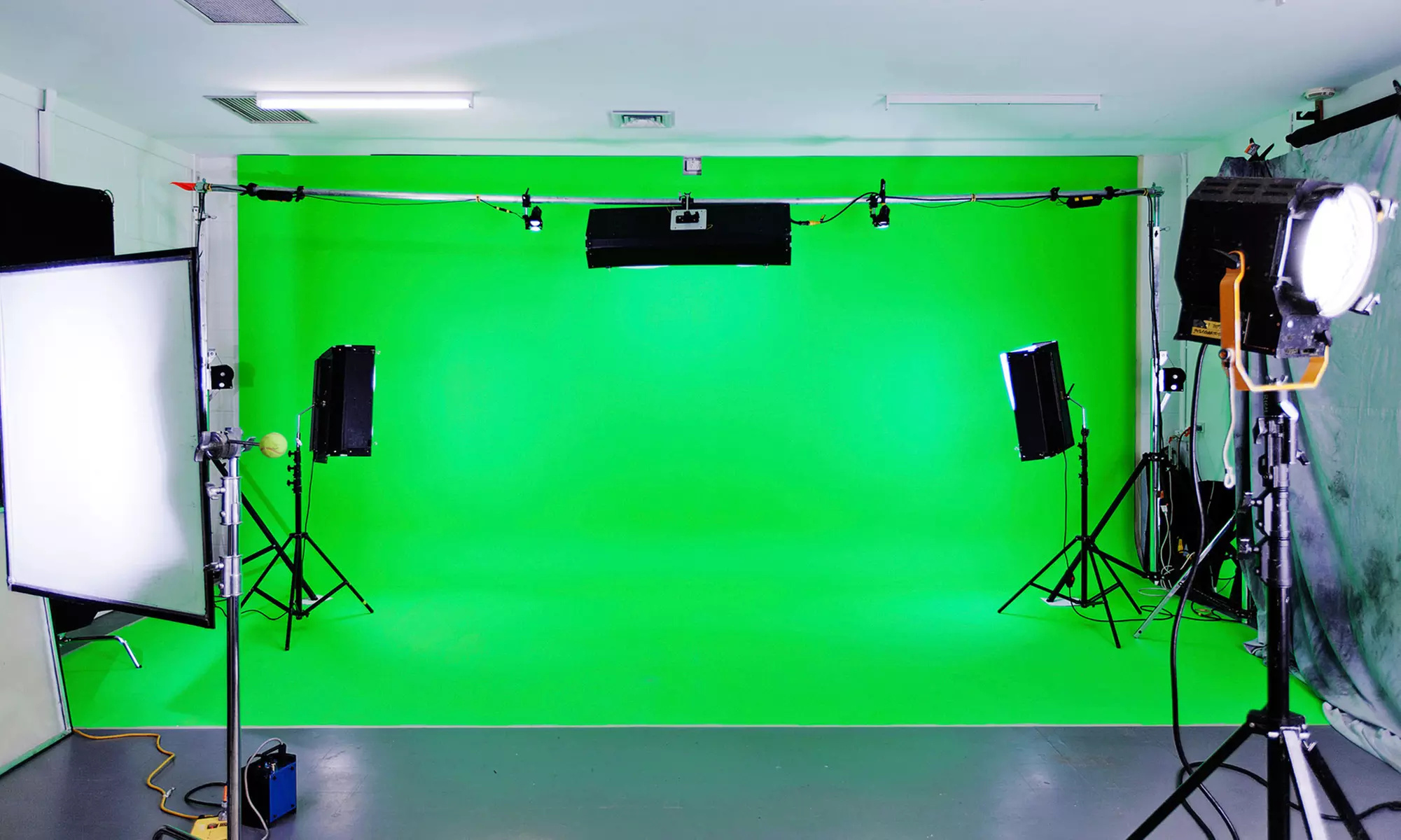 Two- or Four-Hour Custom Green-Screen Photo Shoot with Prints from Media Booth (Up to 62% Off) - Primary Image