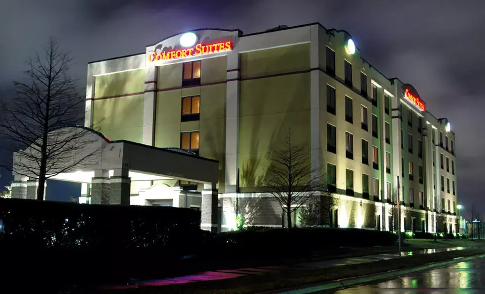 Stay for Up to Five at Comfort Suites DFW N/Grapevine in Texas - Second Medium