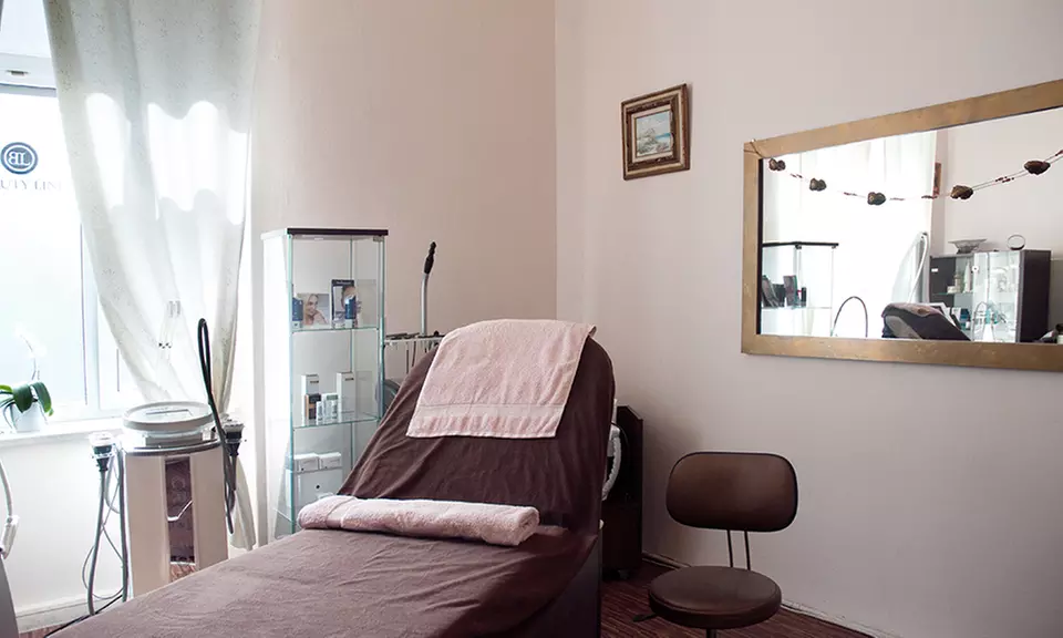 Zabieg kwasem hialuronowym na wybrane partie twarzy w Beauty Line