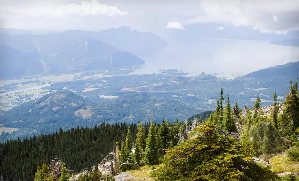 One- or Two-Night Stay with Optional Theme-Park Passes at Days Inn Sandpoint in Sandpoint, ID - Second Medium