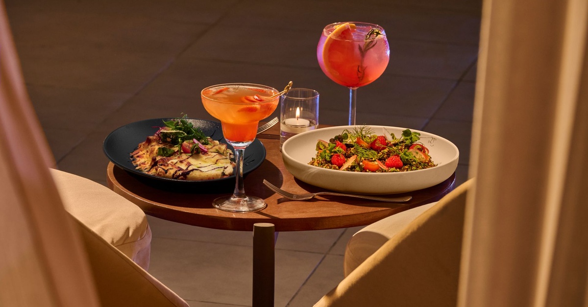 Enjoy Lunch & Full-day Pool Access With Refreshments In Bur Dubai Enjoy Lunch & Full-day Pool Access With Refreshments In Bur Dubai
