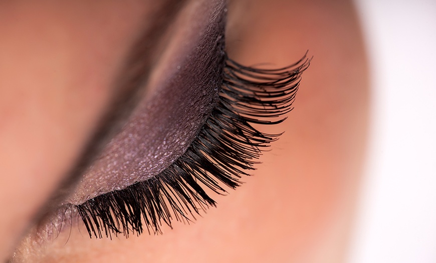 Image 1: Classic Eyelash Extensions