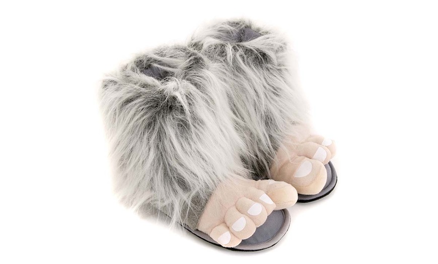 Image 5: Men's Bigfoot Novelty Slippers