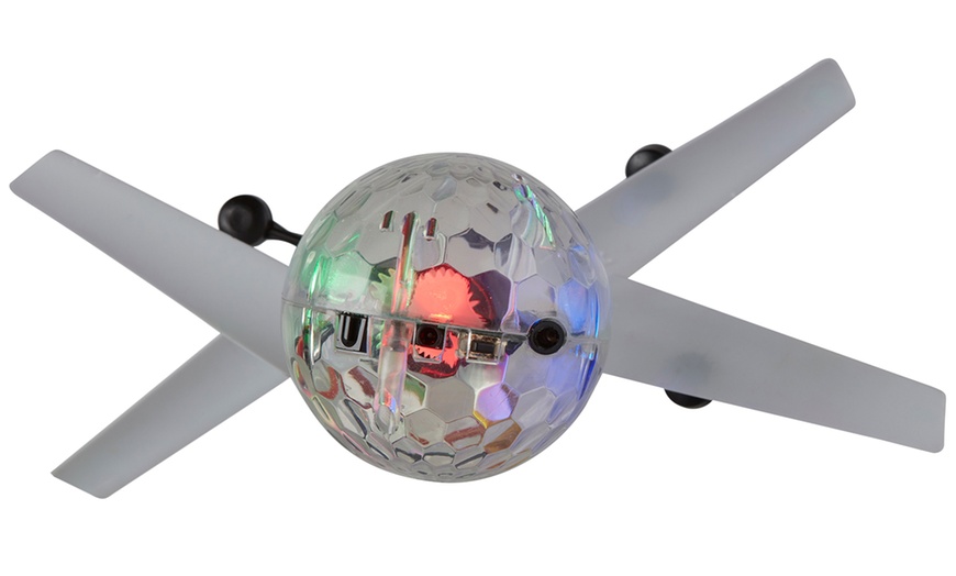 Image 8: Zennox Infrared LED Flying Disco Ball Drone