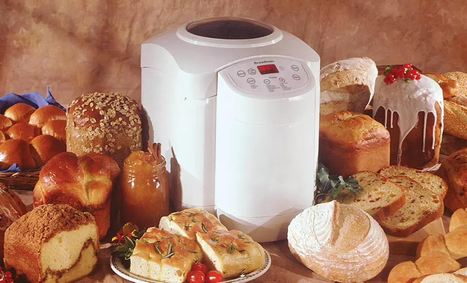 Breadman Deluxe Bread Machine (TR555LC). Free Shipping and Returns. - Primary Image