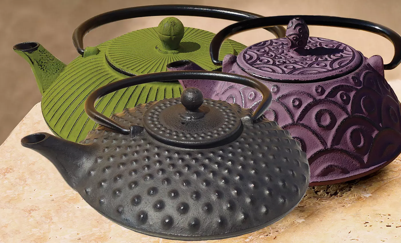 Old Dutch Cast-Iron Japanese-Style 26 or 27 Oz. Teapot - Primary Image