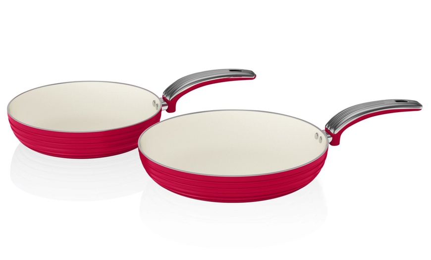 Image 21: Swan Retro Pans Set