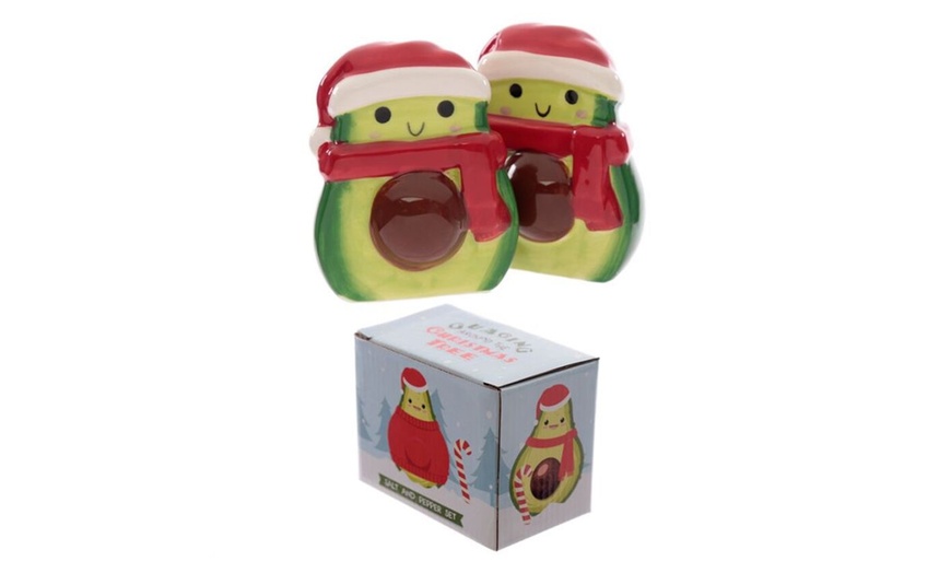 Image 5: Christmas Salt and Pepper Set