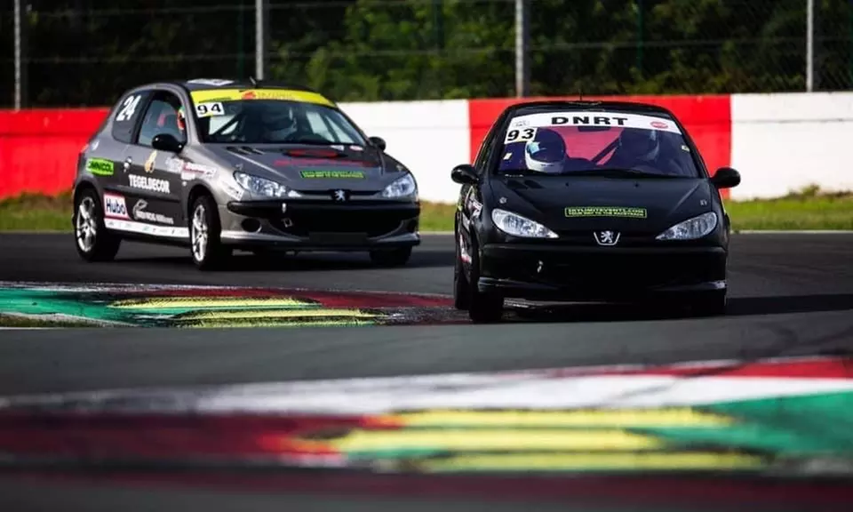 Meerijden of racen op het circuit