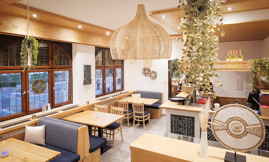 Image 1: Kamerunisches 3-Gänge-Menü für 2 oder 4 Personen