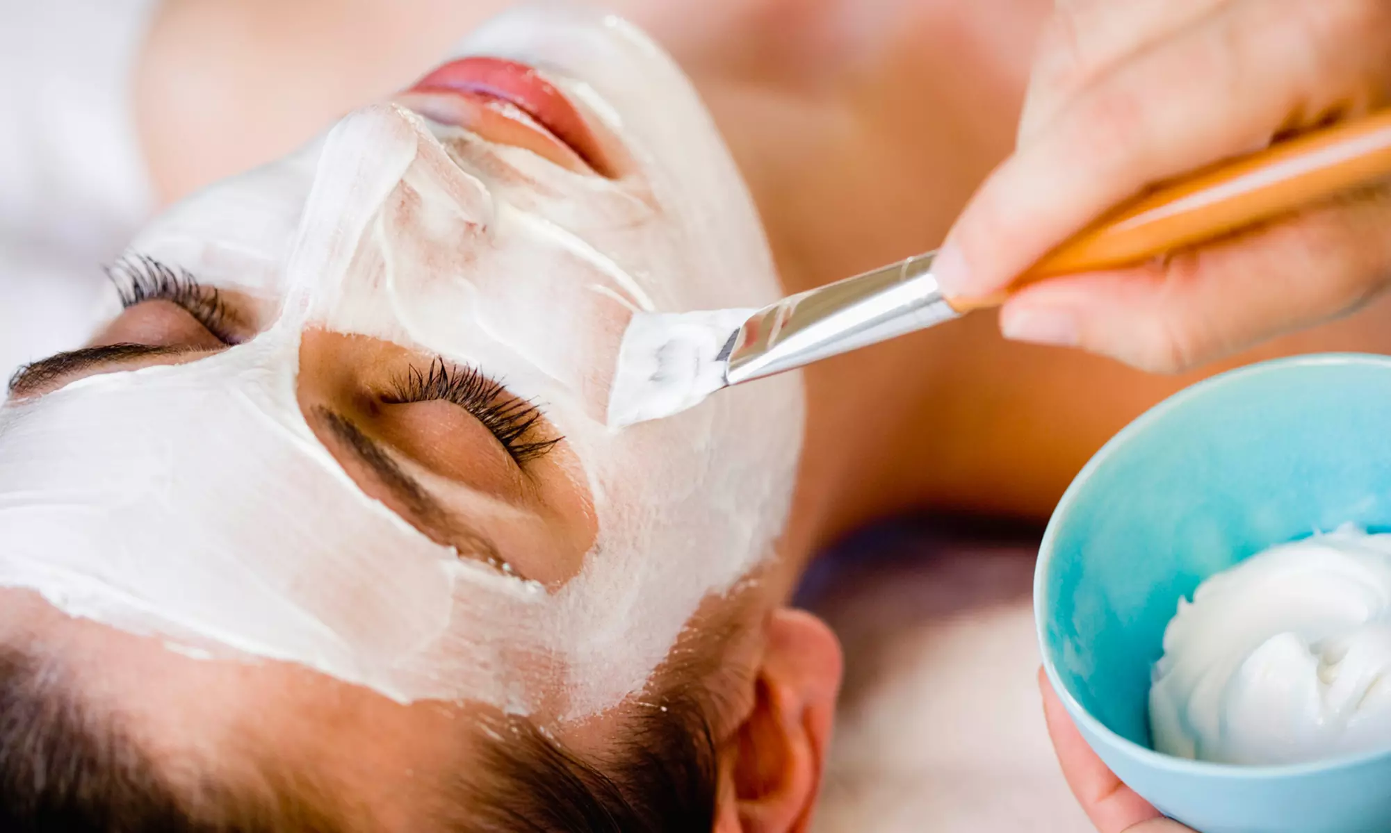 3 o 5 trattamenti a base di acido glicolico o mandelico abbinato a massaggio viso al centro La Diva (sconto fino a 84%) - Primary Image