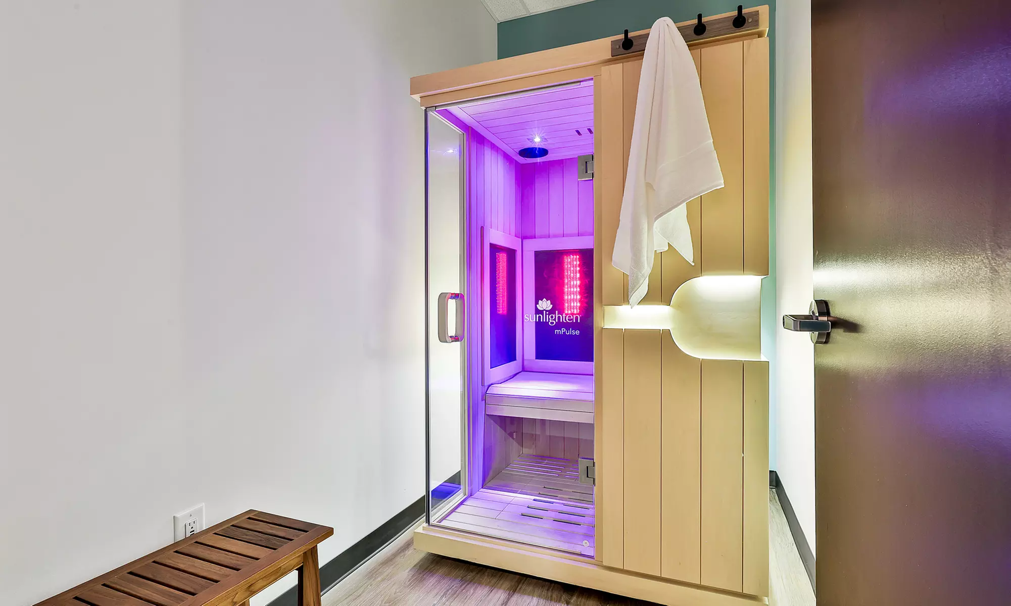 Unwind with a 60-Minute Float Therapy Experience 
