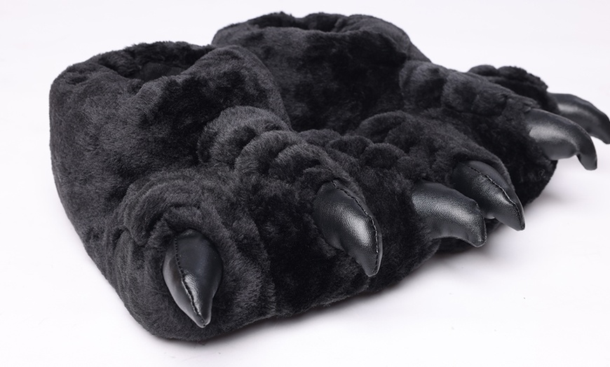 Image 4: Funny Claw Novelty Monster Foot Slippers