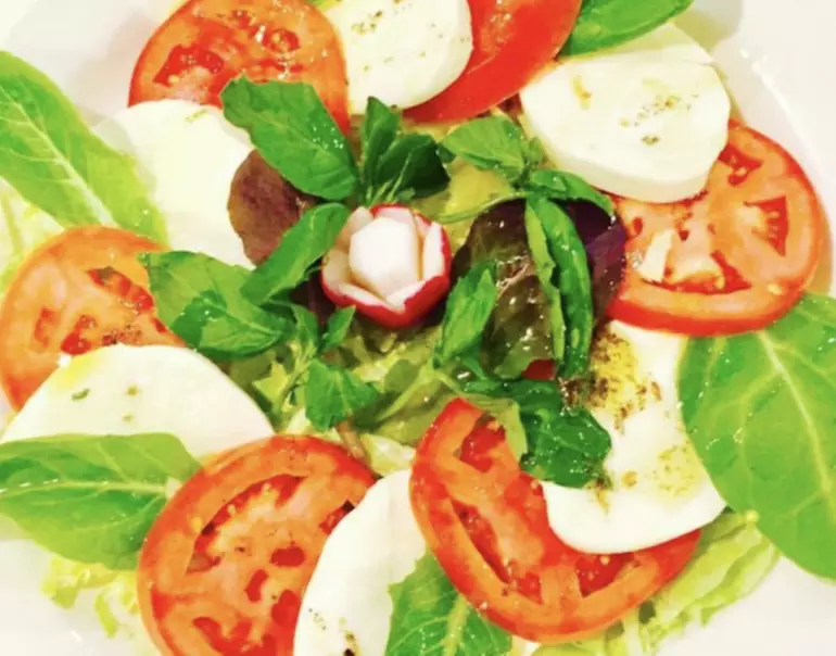 Enjoy Diner Fare with Breakfast, Lunch & Dinner Options