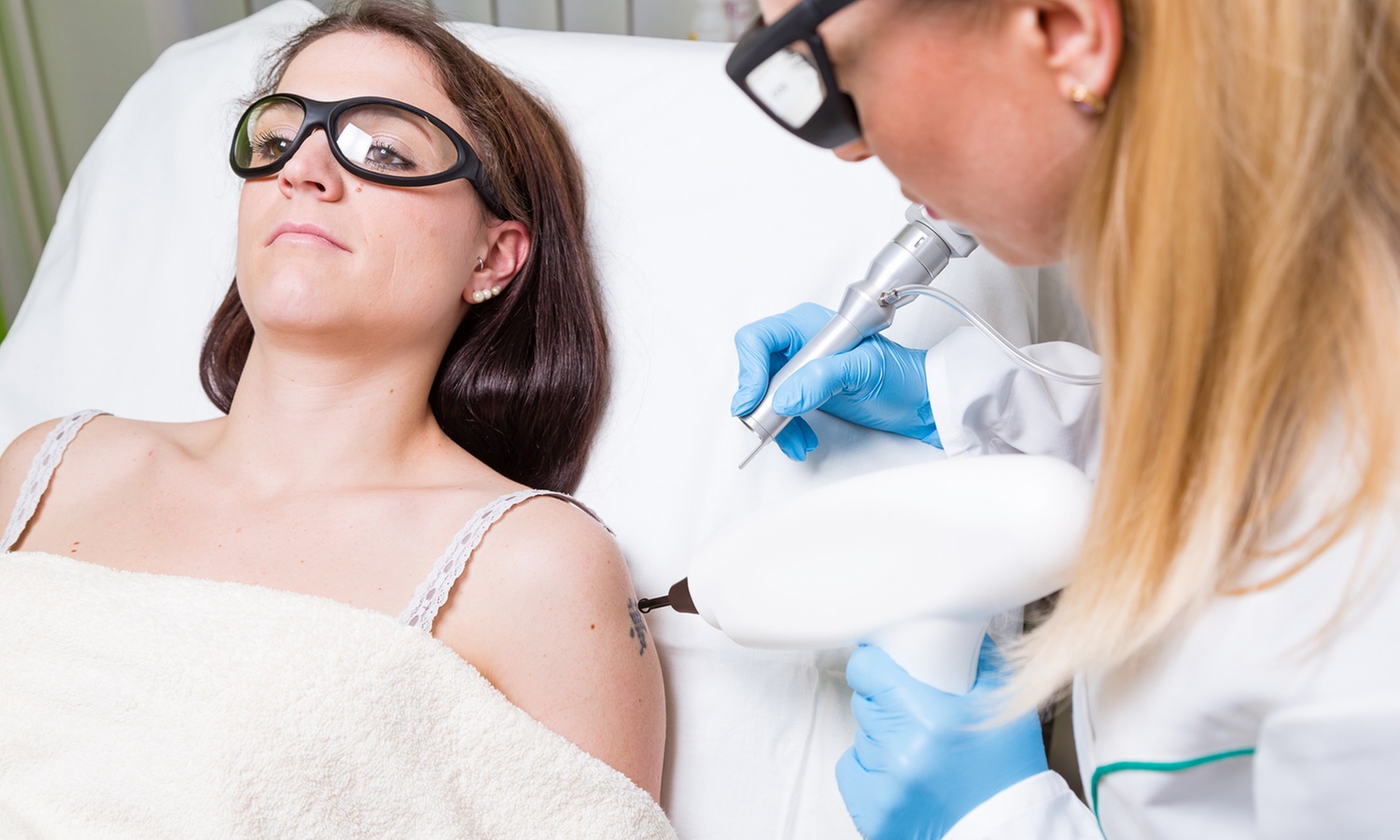 Precise and advanced laser tattoo removal with expert care