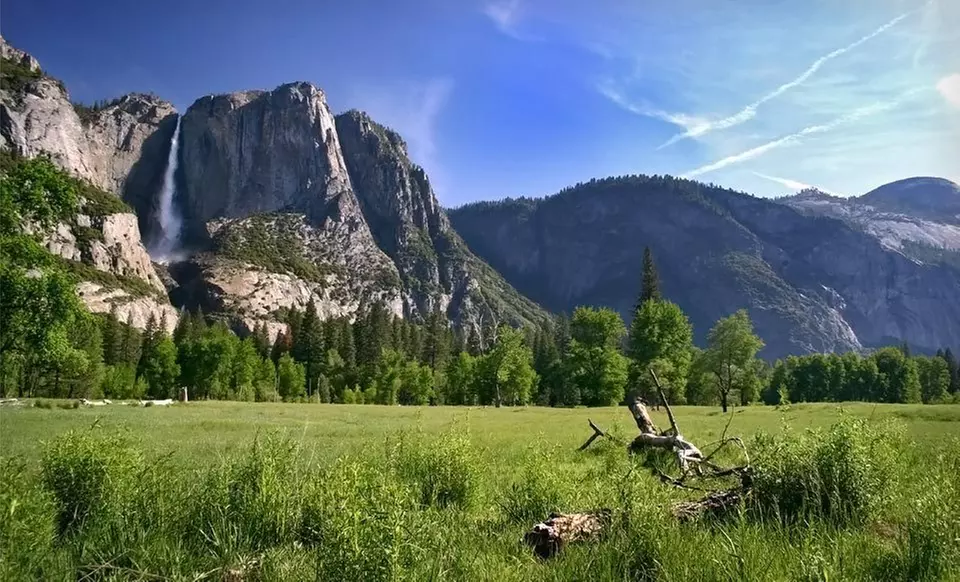 Two-Night Stay at Days Inn - Yosemite Sierra Inn in Oakhurst, CA - Primary Image