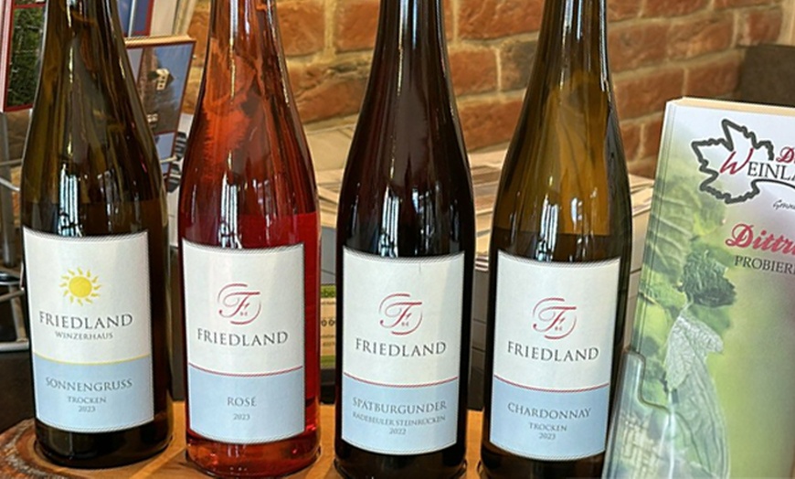 Image 2: 4er-Weinprobe mit sächsischen Weinen & Winzerbrett für 2, 4 o. 6 Pers.