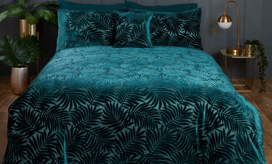 Image 2: Paloma Velvet Touch Duvet Set