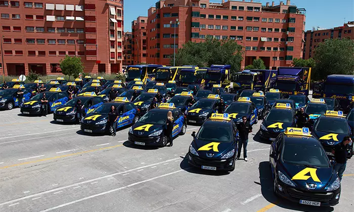 Curso para obtener el carné de moto AM, A1 o A2 con 5 o 7 prácticas desde 49 €. Tienes 9 centros a elegir - Second Medium