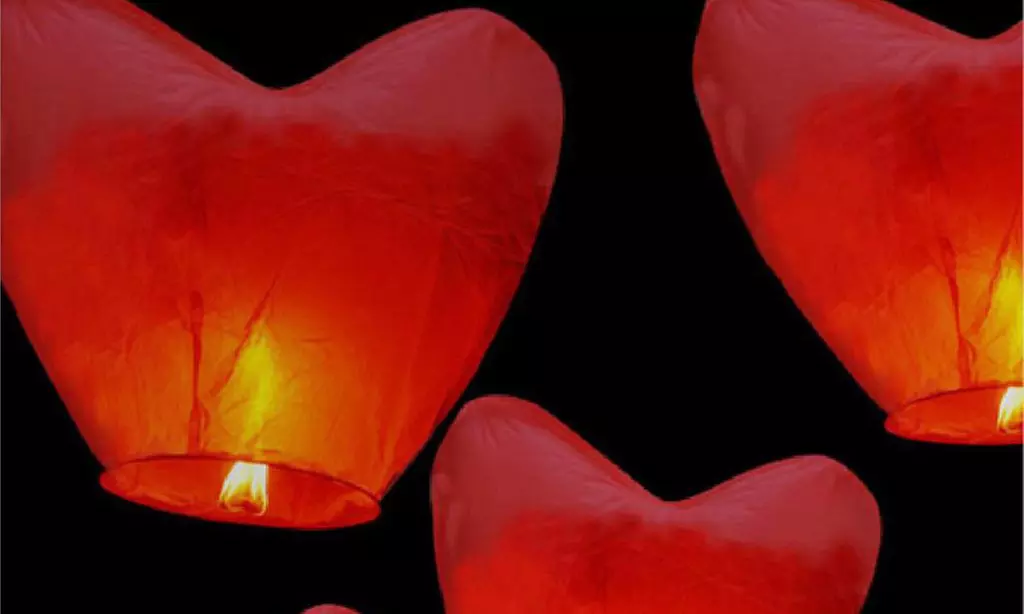 Flying Heart-Shaped Wish Lanterns (20-Pack) - Second Medium
