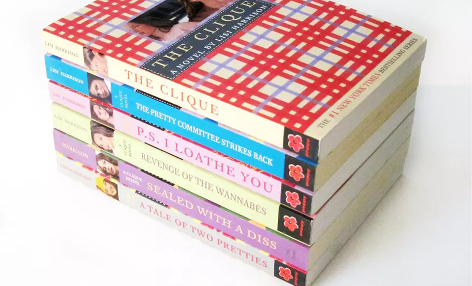 Six Books from The Clique Series by Lisi Harrison. - Second Medium