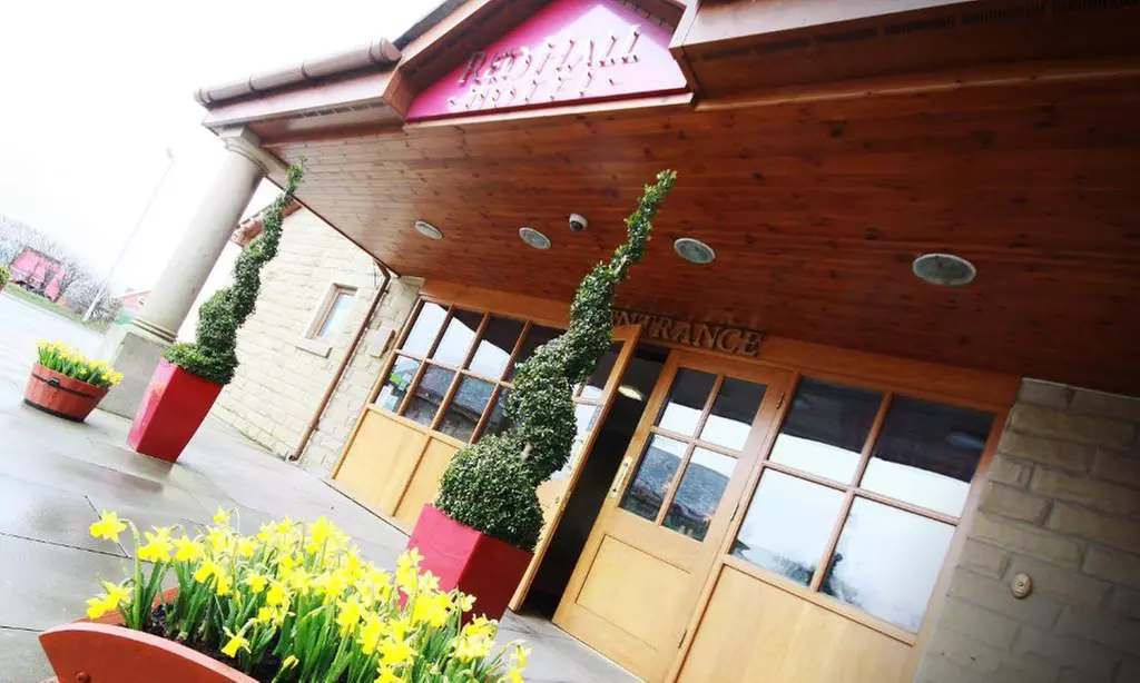 Greater Manchester: 2 Nights with Breakfast, Dinner and Bottle of Wine